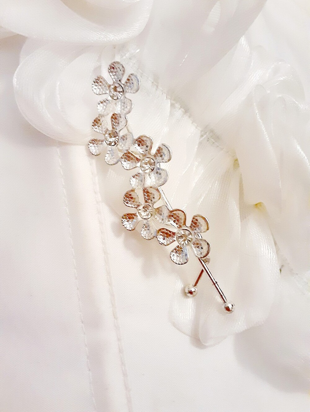 Silver Daisy Rhinestone Flower Hairclip